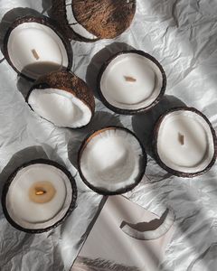 Bougie en coquille de noix de coco naturelle | Bougie parfumée faite à la main écologique - Product Image 6