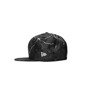 Gorra Ajustada de 5 Paneles, 100% Algodón Velour, Estilo Etéreo, Visera Curva, Unisex - Product Image 3