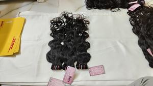 100% Extensions de cheveux vierges indiens bruts ondulés bouclés Temple cuticule alignée faisceaux de cheveux humains de haute qualité - Product Image 2