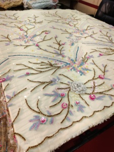 Robes de soirée avec travail de zari perlé à la main - Product Image 5