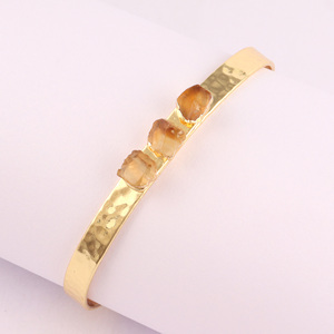 Brazalete curativo de cristal amarillo, aspecto crudo natural, banda de textura martillada citrino, brazalete abierto, pulseras llamativas chapadas en oro - Product Image 4