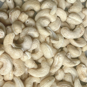 Vente en gros de noix de cajou brutes de haute qualité Noix de cajou W240 Noix de cajou exportées vers l'Asie, l'UE, le Moyen-Orient - Product Image 1