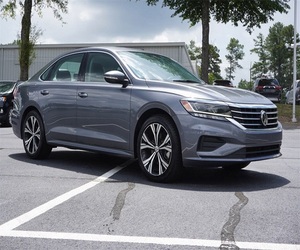 Offre exceptionnelle : Volkswagen Passat 2.0T SE FWD d'occasion 2022 - Product Image 1