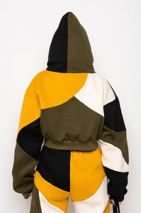 Ensemble de survêtement d'hiver pour femmes en deux pièces OEM, sweat à capuche à manches longues et short avec motif uni, ensemble de sweat à capuche et short en deux pièces - Product Image 4