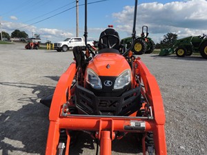 Tractor Compacto Usado 2017 BX23S 4WD con Cargador Frontal y Segadora Trasera para Trabajo en Campo - Product Image 4