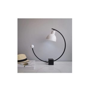 Lampe de table en métal de conception antique lampe de table à lumière réglable demi-ronde abat-jour blanc décoration lampe de table simple en métal indien - Product Image 1