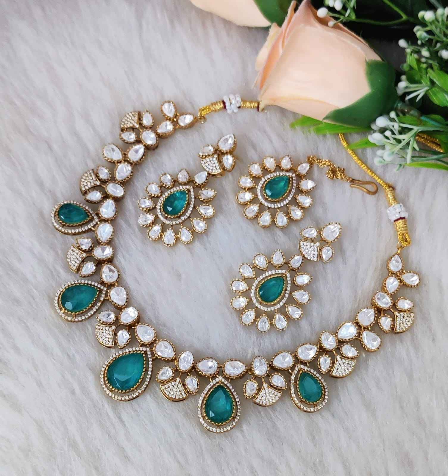 สีเขียวเป็ดน้ำ