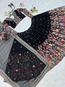 Lanzamiento de un Nuevo Lehenga Choli de Diseño Moderno con Conjunto de Dupatta, Tela de Rayón, Choli para Fiestas - Product Image 2