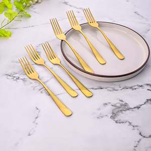 Juego de 6 tenedores de cena dorados de acero inoxidable atemporales con cuchara de té, utensilios de mesa de metal. - Product Image 2