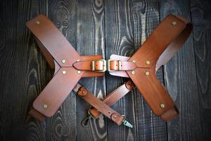 Bretelles en cuir marron pour adultes détail bretelles bouclées et anneaux toriques MHS-0040 d'accessoires de harnais unisexe - Product Image 4