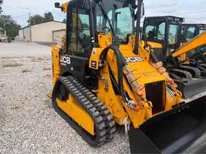 Cargadora Compacta JCB 205T Usada, Motor de Bomba Principal de 49 hp, Cargadora Compacta JCB 1CXT en Venta - Product Image 4