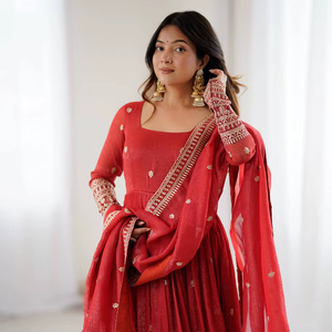 Vestido Anarkali con Dupatta, Bordado con Lentejuelas y Zari, Seda Arrugada, Estilo Vintage, Silueta Recta, Cintura Natural, Largo hasta el Suelo, para Verano - Product Image 1