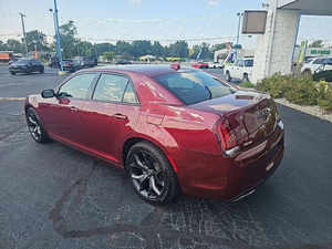 2023 Parfaitement utilisé, faible kilométrage, transmission automatique, sièges en cuir, sans accident et prêt à être expédié. - Product Image 4