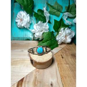 Navajo Kingman Turquoise & Sterling <b>Silver</b> Fashion <b>Cuff</b> <b>Bracelet</b> Elegant Kingman Turquoise & <b>Silver</b> <b>Cuff</b> for Women - Product Image 1