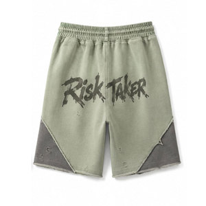 Shorts Bermuda pour homme en coton vert olive avec patchs et imprimé Risk Taker, style streetwear, taille élastique - Product Image 3