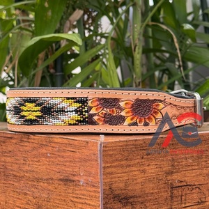 Haute Qualité Réglable À La Main En Cuir Perlé Colliers Pour Animaux De Compagnie Doux Rembourré En Cuir De Vachette Véritable Collier De Chien Durable Robuste - Product Image 1