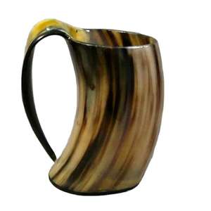 Chope à bière classique contemporaine en corne de buffle avec poignée incurvée, couvercle en bambou, finition polie pour les amateurs de bière, de vin, d'eau et les collectionneurs - Product Image 4