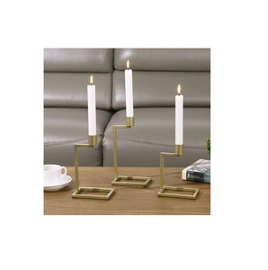 Bougeoir en métal Offre Spéciale avec base élégante Support de bâton de bougie fait main de conception traditionnelle Chandelier décoratif élégant - Product Image 1
