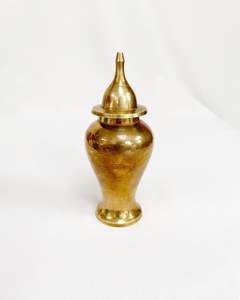 Urna de recuerdo de latón pulido para cenizas humanas, perfecta para funerales de servicios conmemorativos y tributo de larga duración en casa - Product Image 3