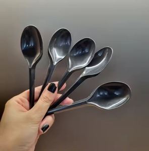 Ensemble de couverts jetables blancs/noirs personnalisables Vaisselle en plastique robuste, y compris serviette en PP, fourchette, couteau, solution tout-en-un - Product Image 6