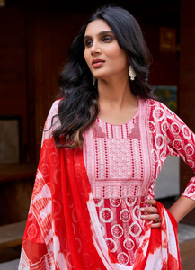 Costumes Salwar Kameez indiens pakistanais de qualité supérieure pour femmes Tissus en coton exclusifs et styles élégants pour les mariages et les fêtes - Product Image 2