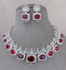 ชุดสร้อยคอเพทายสีเงินหรูหราพร้อมต่างหูสำหรับงานแต่งงานงานหมั้นสำหรับผู้หญิง - Product Image 3