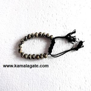 Bracelet réglable en cornaline rouge de 8 mm en pierre semi-précieuse pierre naturelle avec cordon en coton conçu pour le style et le confort - Product Image 4