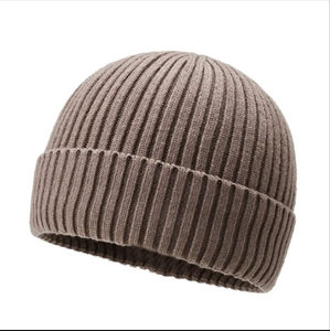 Colección de invierno Calidad Premium Etiqueta de marca personalizada Lana Merino Tejido Invierno Nieve Tobogán Gorros de lana gorro - Product Image 1