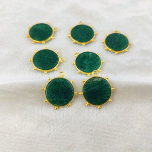 Colgante de Aventurina verde, bisel elegante de forma redonda, piedra preciosa Natural chapada en rodio, oro Vermeil para la fabricación de joyas - Product Image 1