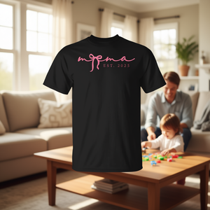 T-Shirt Nera a Maniche Corte con Collo Rotondo in Cotone, Taglia Piccola, 'Mama Est 2025 Promoted to Mama 2025' - Product Image 3