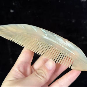 Peine para el Cabello de Cuerno de Búfalo Pulido Puro, Hecho a Mano, Duradero, de Dientes Anchos, Desenredante, Antiestático, para Cabello Rizado y Grueso - Product Image 1