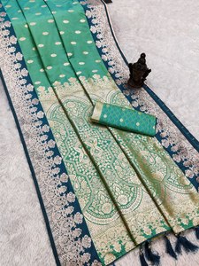 Tela de Seda Banarasi Pura con Trabajo de Pallu Enriquecido, Sari Elegante de Fabricación Tradicional Especial para Bodas y Fiestas con la Misma Pieza de Blusa - Product Image 3