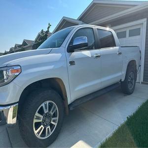 รถยนต์โตโยต้าทุนดรามือสองสดและสะอาดรถขับด้านซ้ายและขวามีความเร็วสูง - Product Image 1