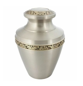 Urne funéraire en métal de style européen ASWAN INTERNATIONAL, dernier design, gravée Arcadia, couleur émail cerise, meilleur prix - Product Image 3