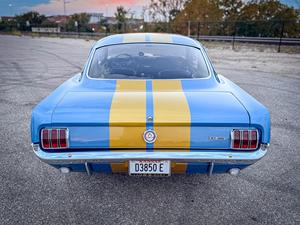 Ford Mustang Fastback d'occasion de 1965 en excellent état, prêt à être expédié - Product Image 6