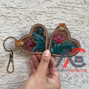 Porte-clés en cuir taillé sculpté à la main Porte-clés en cuir de forme exotique mignon Accessoires en cuir taillé Porte-clés mignons pour unisexe - Product Image 1