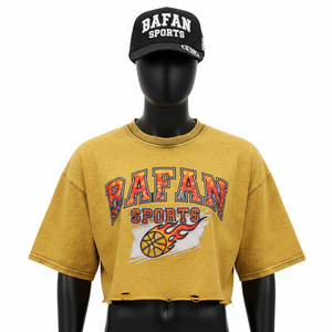 Crop top femme en jersey de coton premium, tissu lavé, jaune doux, ourlet délavé, impression sérigraphique, logo personnalisé. - Product Image 1