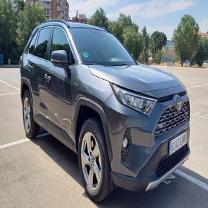 Cuero beige RAV4 híbrido estándar limitado utilizado con caja de cambios automática tracción trasera - Product Image 1