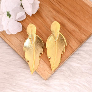 ขายส่งมาก25คู่ที่ไม่ซ้ำกันออกแบบใบทองเหลืองทองต่างหูสตั๊ดเครื่องประดับการหมั้นงานแต่งงานอินเทรนด์สำหรับผู้หญิงสำหรับของขวัญ - Product Image 1