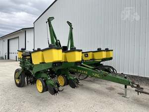 Planteur de maïs entraîné par tracteur neuf et d'occasion avec moteur à engrenages et pompe pour usage domestique et plantation agricole - Product Image 2