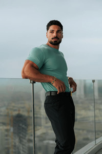 Venta al por mayor de Camisetas Personalizadas para hombre, Camiseta ajustada con cuello redondo, 100% algodón, transpirable, secado rápido, ropa de gimnasio y entrenamiento, camiseta para hombre - Product Image 3