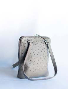 Sac fourre-tout en cuir véritable gris à texture d'autruche, broderie, couleur unie, fermeture éclair résistante à l'eau, sac à main pour femme pour un usage quotidien - Product Image 2