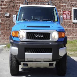 TOYOTA FJ CRUISER 2007 USADO, Volante a la Izquierda/Derecha - Product Image 1