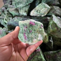 Cristaux bruts de Zoisite de rubis vert authentiques de haute qualité, 100% naturels, écologiques, pour la décoration intérieure, la guérison et le travail Reiki