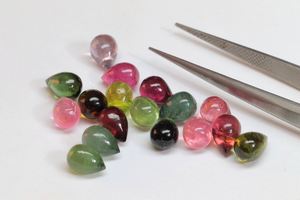 Fabulosa piedra preciosa de turmalina múltiple de 5mm a 7mm de tamaño semipreciosa suelta cabujón de turmalina gotas de lágrimas - Product Image 4
