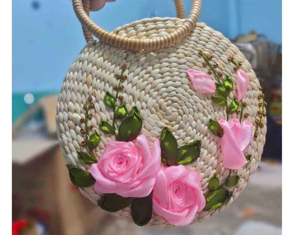 Handmade Water Hyacinth Bag With Modern Shape Water Hyacinth Bag Oem Available For Export Distributors And Retail Chains