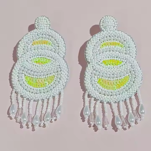 ต่างหูปักรูปนกทำด้วยมือหลากสีเครื่องประดับช่างฝีมือโบโฮพร้อมงานถักเกลียวที่สลับซับซ้อนน้ำหนักเบา - Product Image 2