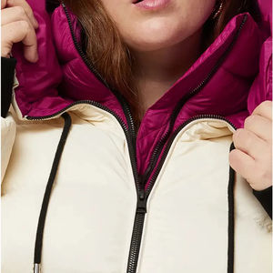 Chaquetas de plumón para mujer de alta calidad para invierno Prendas de abrigo modernas y acogedoras para uso informal y al aire libre Chaquetas acolchadas OEM - Product Image 4