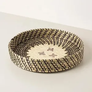 Vente en gros Plateau de service rond en bois de bambou et jonc de mer fait à la main avec incrustation de nacre Plateau alimentaire fabriqué au Vietnam - Product Image 6