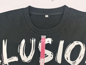 T-shirt surdimensionné en coton 250 g/m² coupe courte et carrée, impression DTG, épaules tombantes, fabrication sur mesure - Product Image 5